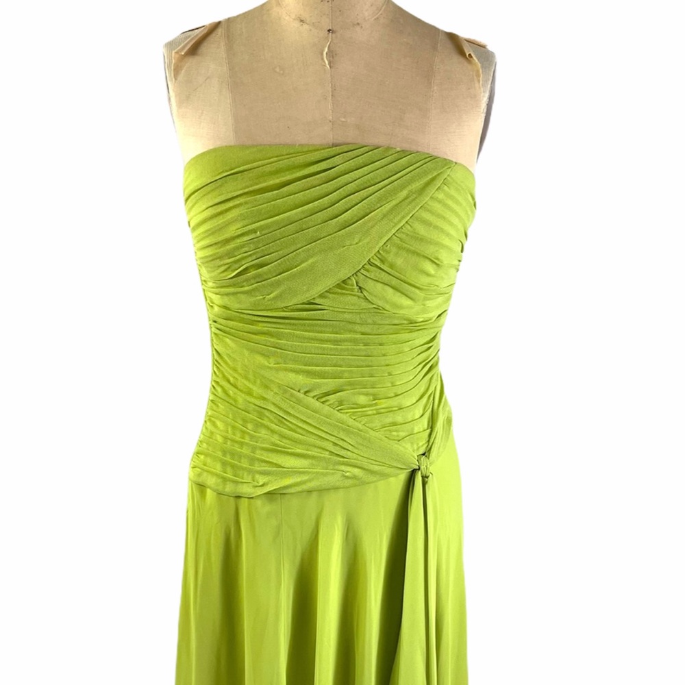 Strapless green dress with ruched bodice - Picture 4 of 6